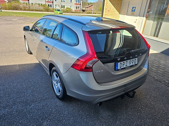 Volvo V60 5 of 20