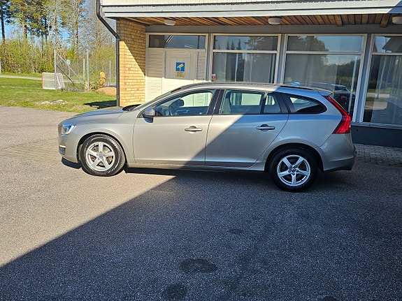 Volvo V60 4 of 20