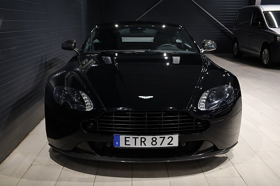 Aston Martin Vantage 2 of 5