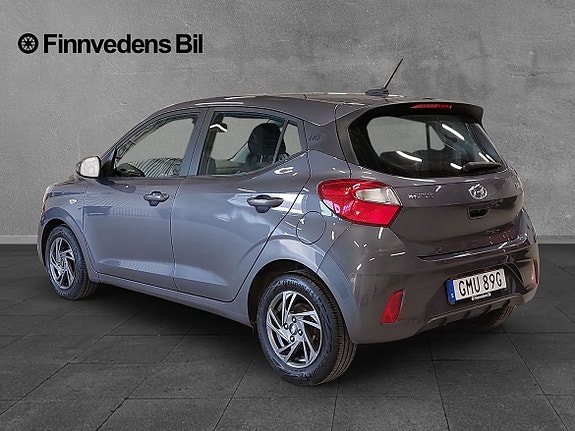 Hyundai i10 3 of 7