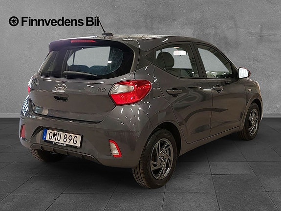 Hyundai i10 4 of 7
