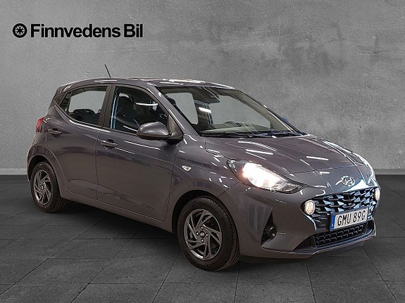 Hyundai i10 2 of 7