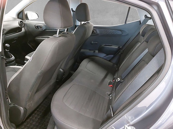 Hyundai i10 6 of 7