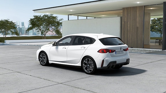 BMW 120 2 of 13
