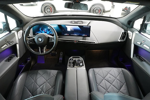 BMW iX 8 of 11