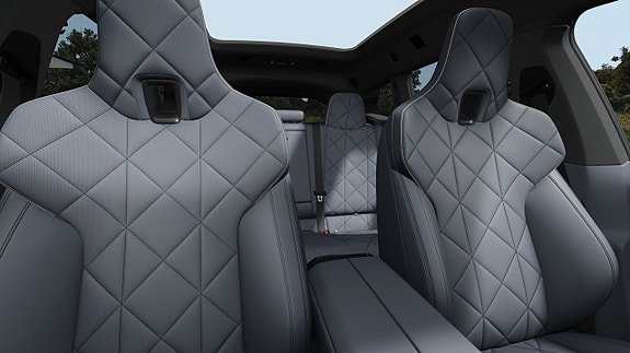 BMW iX 10 of 13