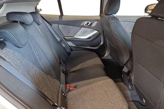 BMW 120 9 of 21