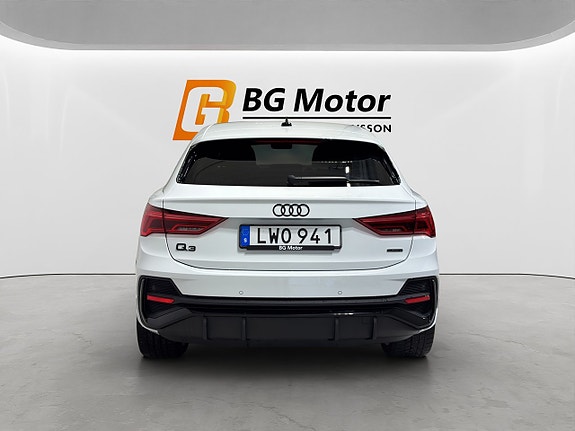 Audi Q3 5 of 26