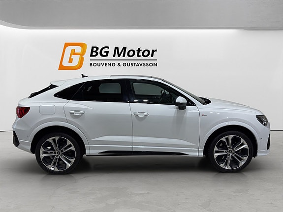 Audi Q3 3 of 26
