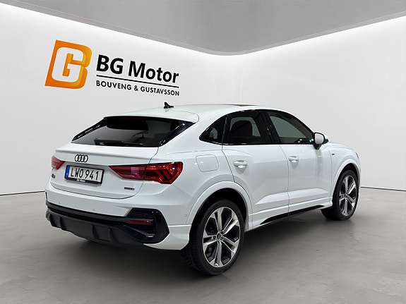 Audi Q3 4 of 26