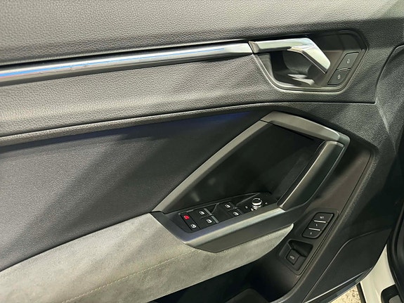 Audi Q3 18 of 26