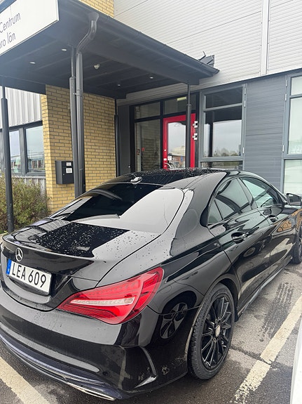 Mercedes-Benz CLA200 3 of 5