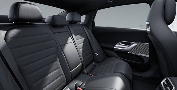 Mercedes-Benz C400 10 of 11