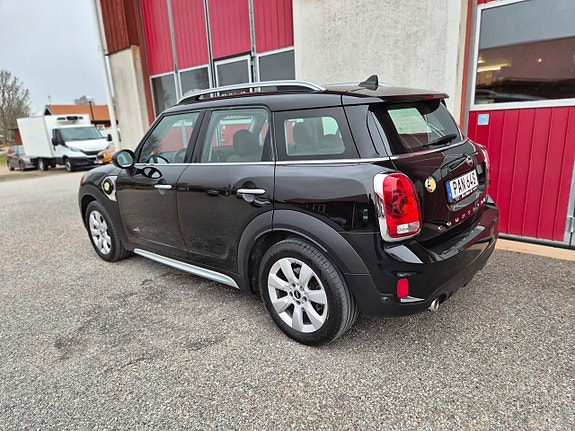 MINI Countryman Cooper SE 3 of 5