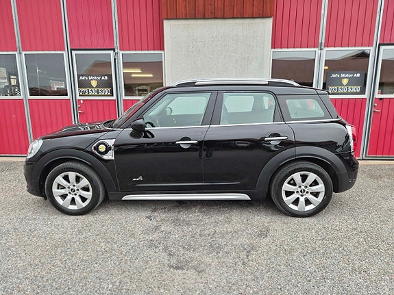 MINI Countryman Cooper SE 2 of 5