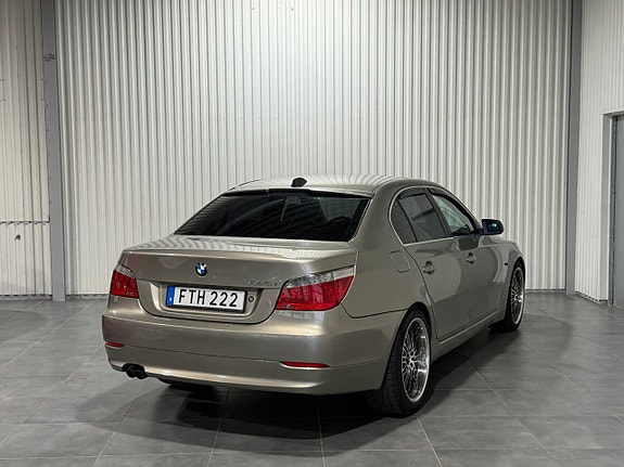 BMW 525 2 of 5