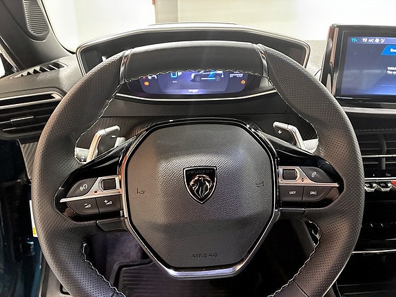 Peugeot 2008 7 of 15