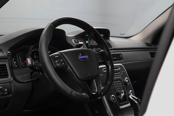 Volvo XC70 12 of 25