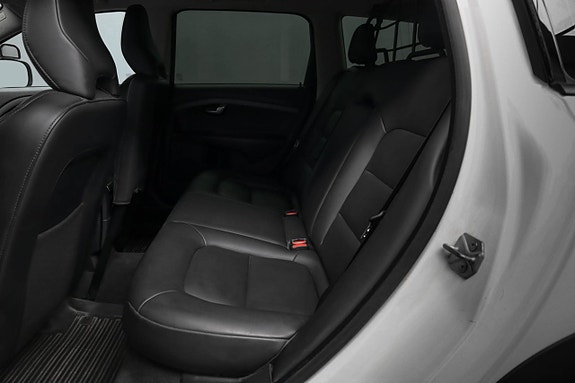 Volvo XC70 11 of 25