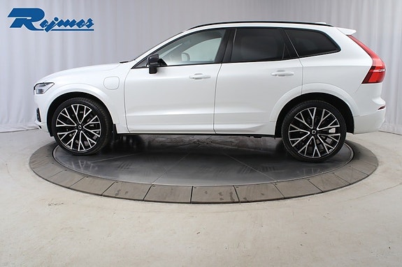 Volvo XC60 2 of 5