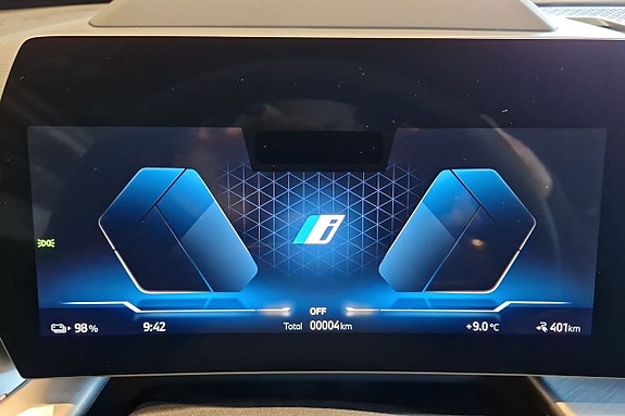 BMW iX1 16 of 23