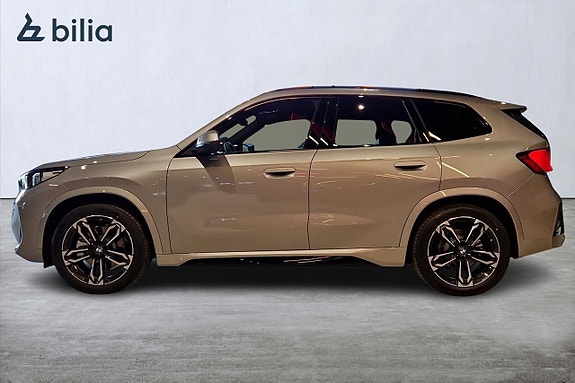BMW iX1 3 of 23