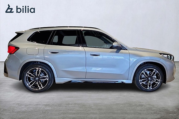 BMW iX1 18 of 23