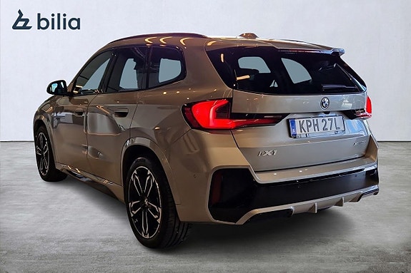 BMW iX1 2 of 23