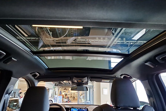 BMW iX1 22 of 23