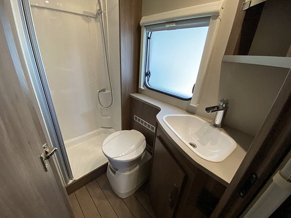 Knaus Scandinavian Selection 650 UDF 11 of 19