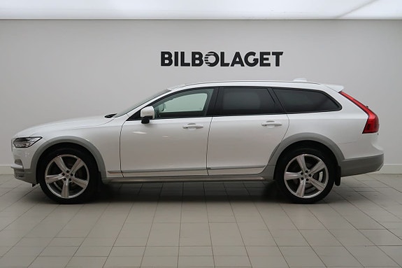 Volvo V90 Cross Country 2 of 5