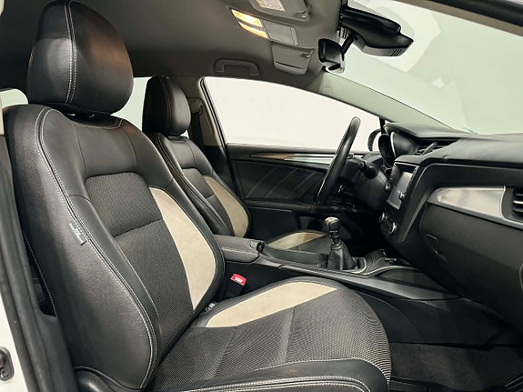 Toyota Avensis 5 of 5