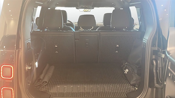 Land Rover Defender 90 10 of 11