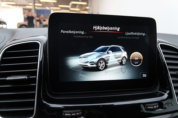 Mercedes-Benz GLE350 d 15 of 18