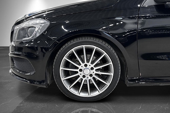 Mercedes-Benz A200 2 of 5