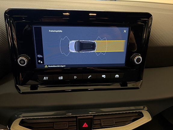 Seat Arona 18 of 23