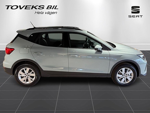 Seat Arona 2 of 23