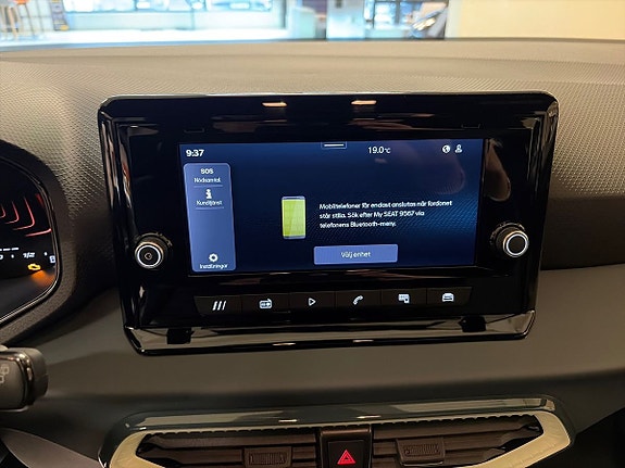 Seat Arona 16 of 23