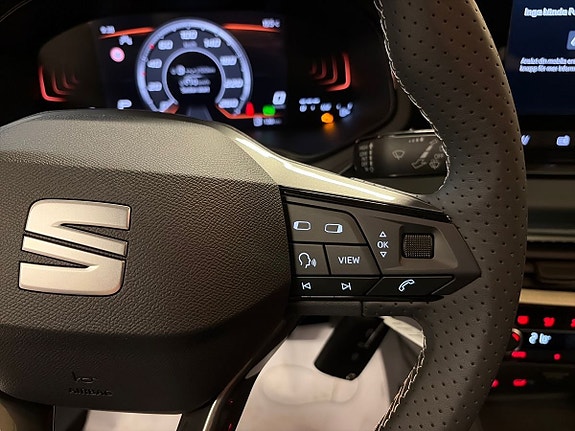 Seat Arona 21 of 23