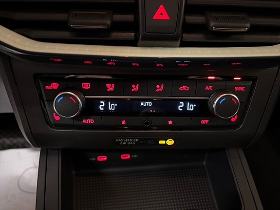 Seat Arona 15 of 23
