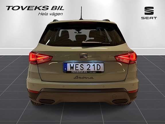 Seat Arona 4 of 23