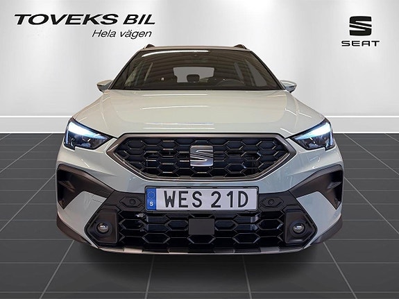 Seat Arona 8 of 23