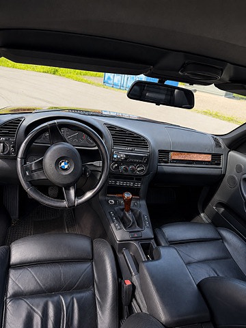BMW 325i 5 of 5