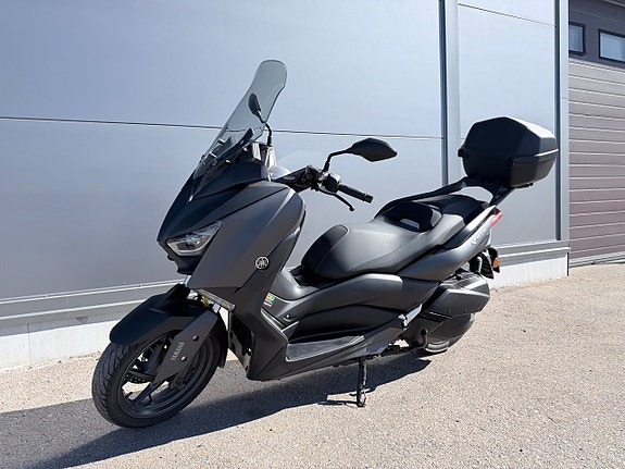 Yamaha X-Max 300 6 of 10