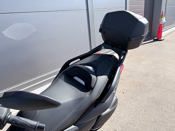 Yamaha X-Max 300 10 of 10