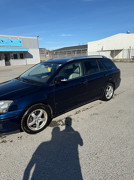 Toyota Avensis 5 of 5