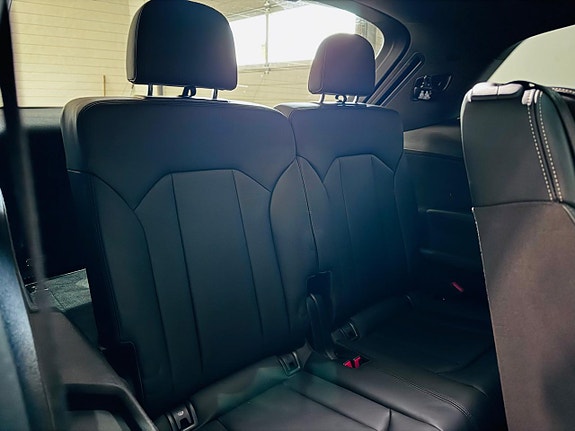 Audi SQ7 9 of 23