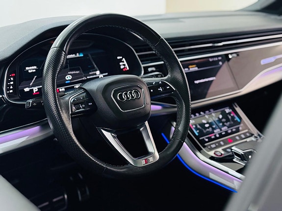 Audi SQ7 10 of 23