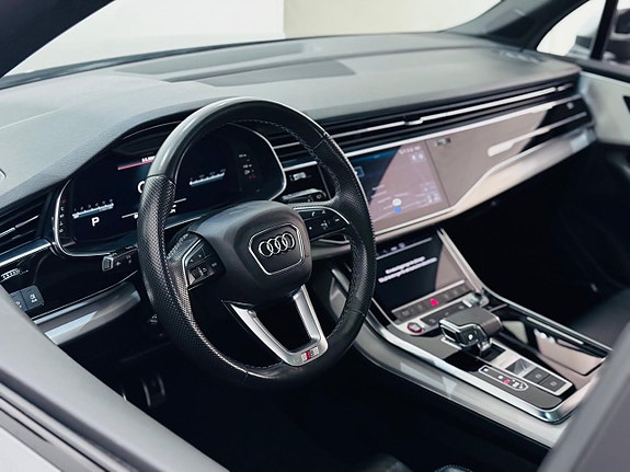 Audi SQ7 11 of 23