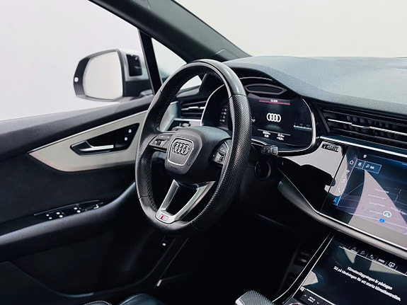 Audi SQ7 5 of 5